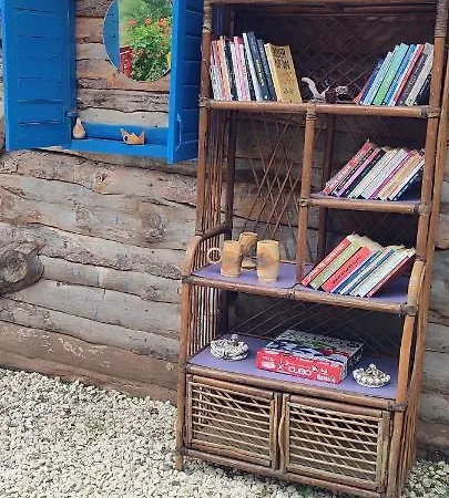 Yolda Bungalow Cafe Kumluca