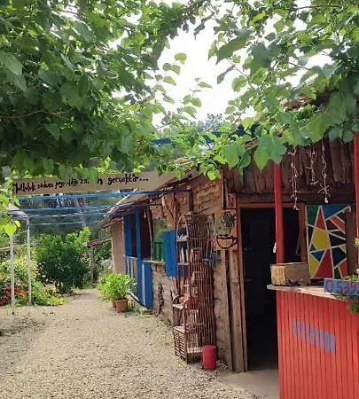 Case de vacanță Yolda Bungalow Cafe